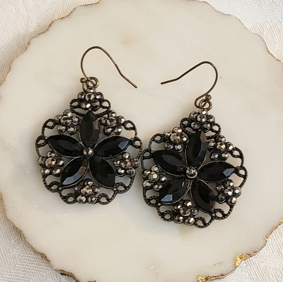 Black Rhinestone Flower Center with filligree border Dangle Earrings - Picture 3 of 6